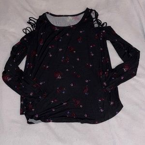 Mudd Juniors Paisley Cold Shoulder Criss-Cross Shirt